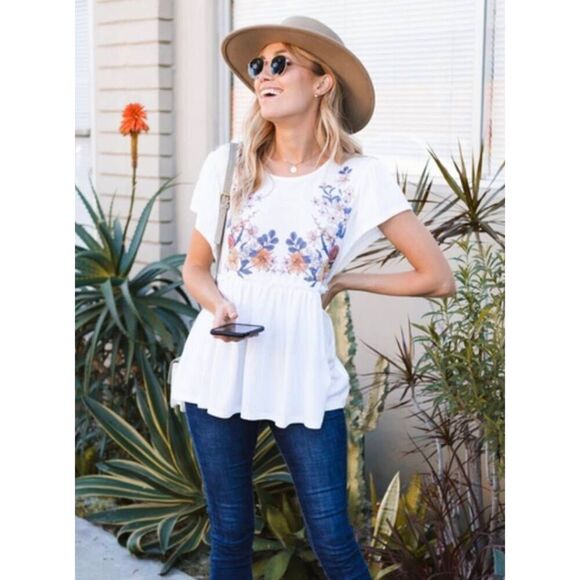 Amaryllis Petal Talk Ivory Floral Top - Picture 1 of 6